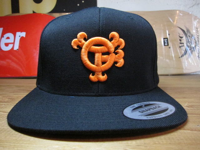 COREFIGHTERxW.W.F/GIANTS SNAPBACK CAP BLACKxORG COREFIGHTER